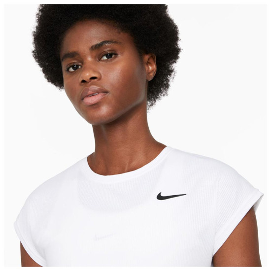 NikeCourt Γυναικεία κοντομάνικη μπλούζα Dri-FIT Victory NikeCourt Γυναικεία κοντομάνικη μπλούζα Dri-FIT Victory